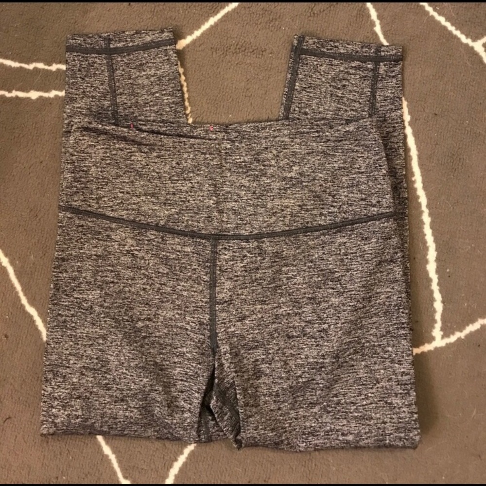 SOLD- VSX Knockout Capri Workout Leggings